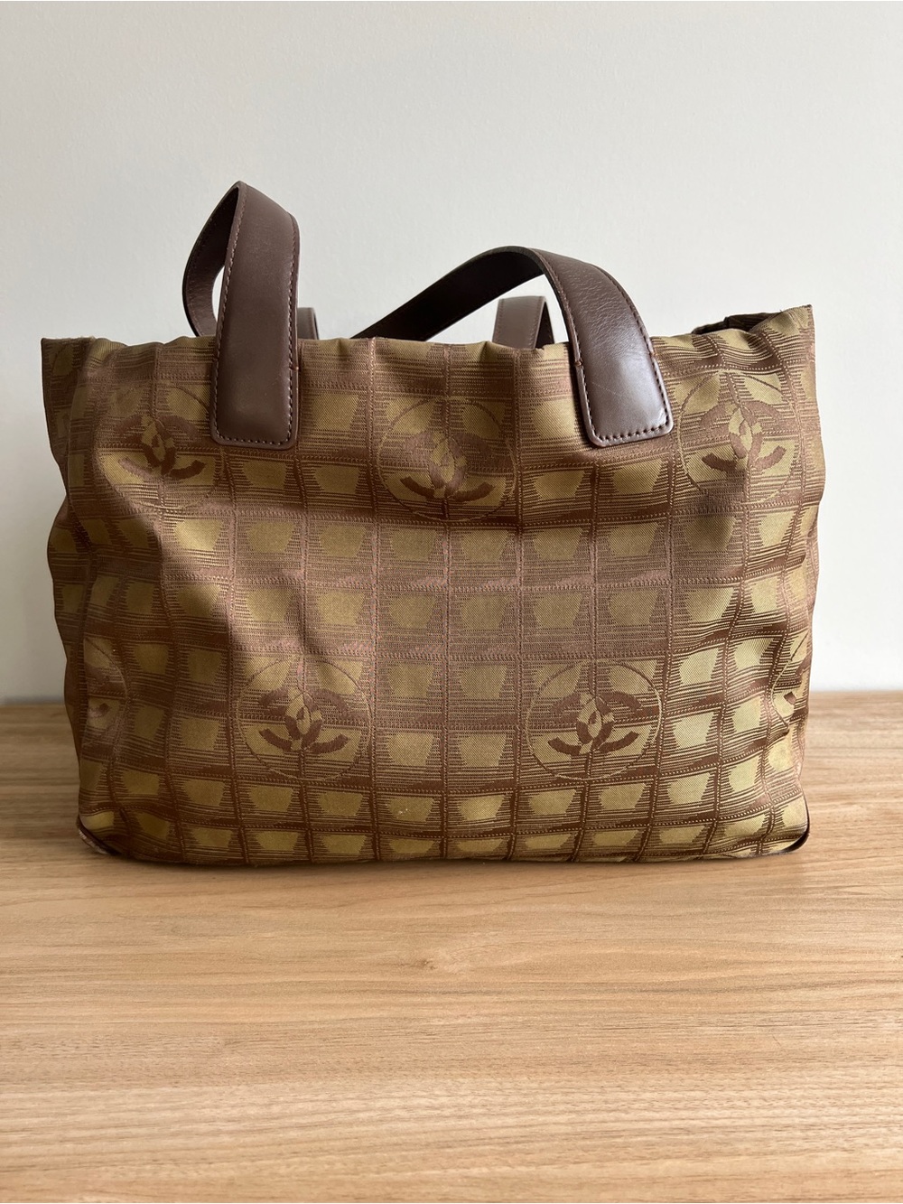 CHANEL Vintage “New Travel” Chocolate Bar Nylon Tote Bag - Picture 6 of 14